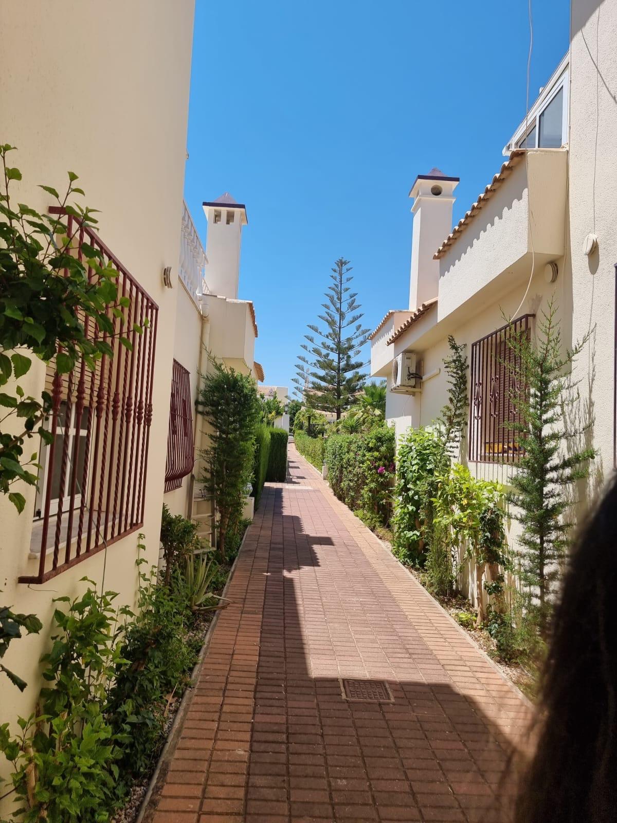 For sale - 2 Bedroom 1 Bathroom Apartment in Torrevieja - Los Balcones - Los Altos Del Edén  - Alicante