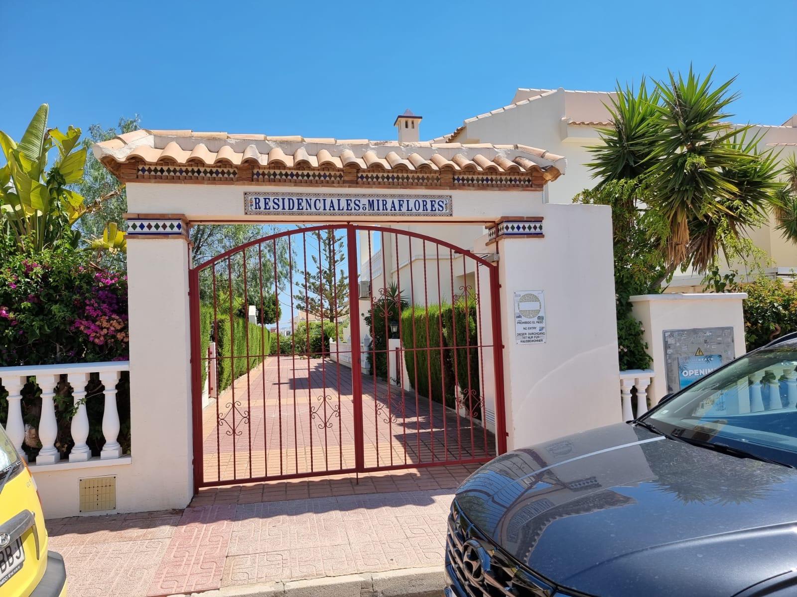 For sale - 2 Bedroom 1 Bathroom Apartment in Torrevieja - Los Balcones - Los Altos Del Edén  - Alicante