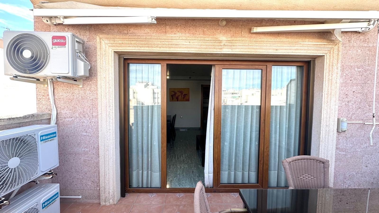 For sale - 2 Bedroom 1 Bathroom Penthouse in Torrevieja - Torrevieja  - Alicante