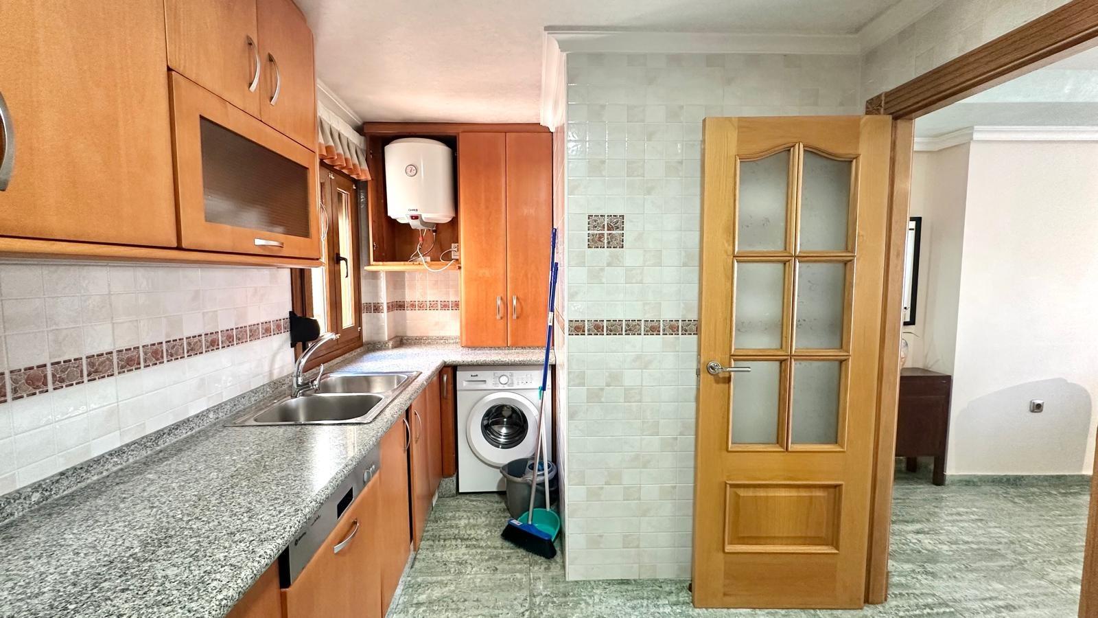 For sale - 2 Bedroom 1 Bathroom Penthouse in Torrevieja - Torrevieja  - Alicante