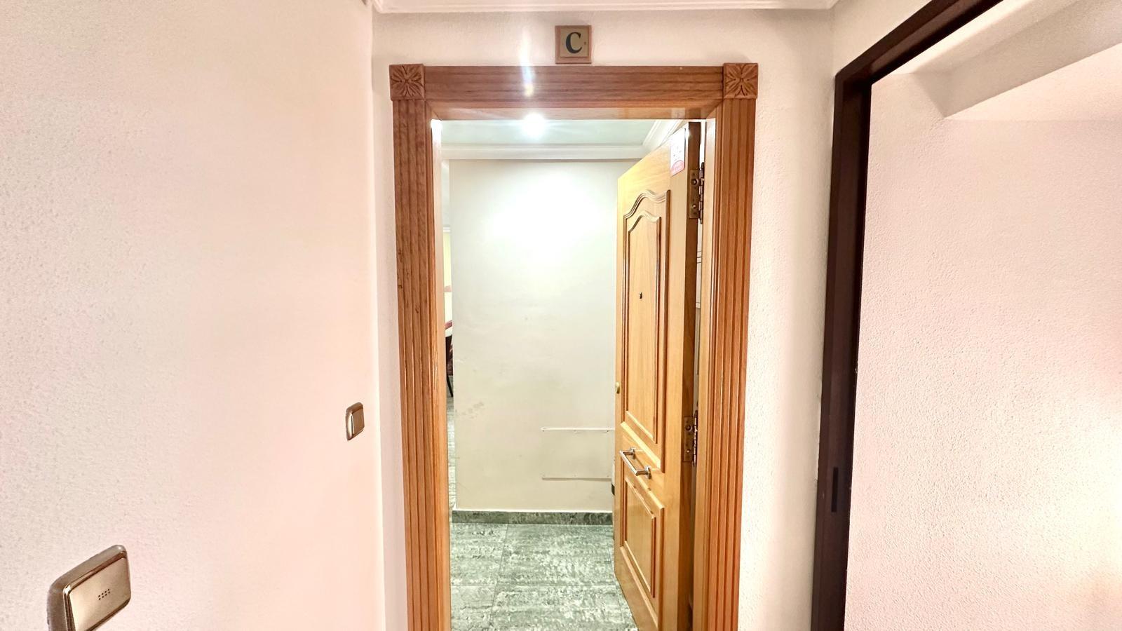 For sale - 2 Bedroom 1 Bathroom Penthouse in Torrevieja - Torrevieja  - Alicante