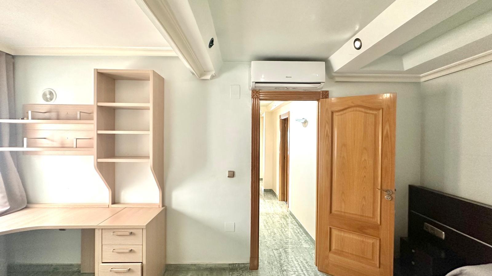 For sale - 2 Bedroom 1 Bathroom Penthouse in Torrevieja - Torrevieja  - Alicante
