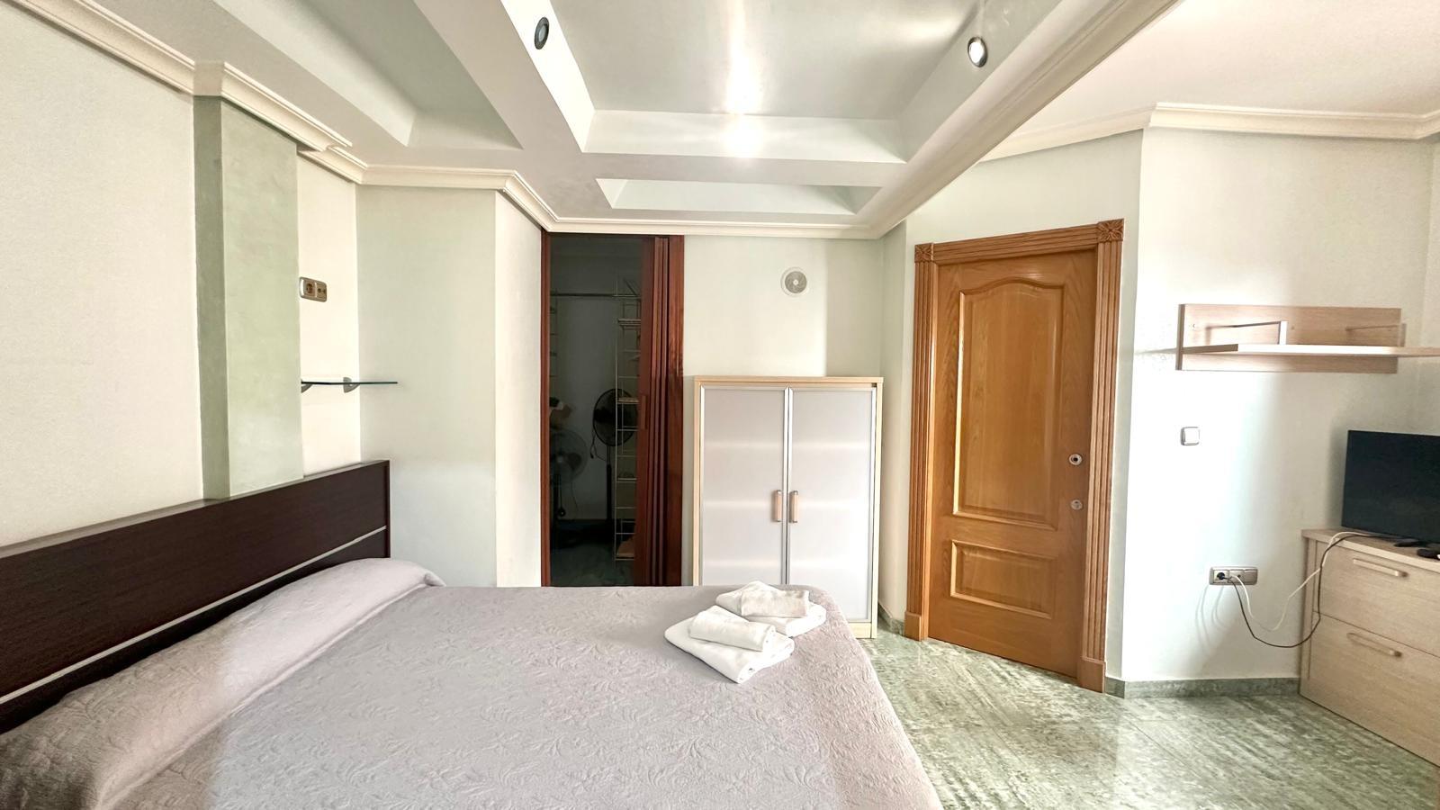 For sale - 2 Bedroom 1 Bathroom Penthouse in Torrevieja - Torrevieja  - Alicante