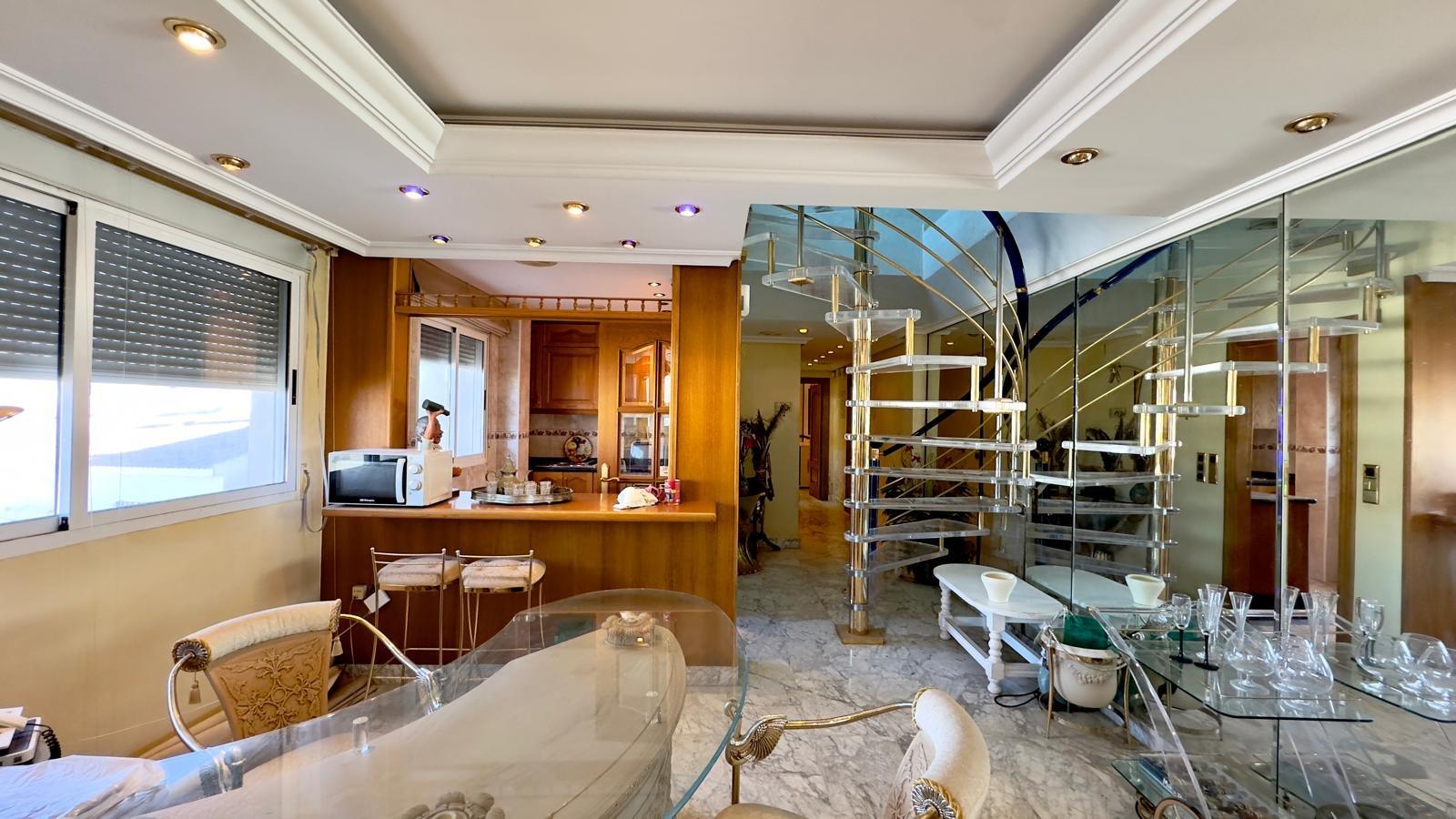 For sale - 2 Bedroom 2 Bathroom Penthouse in Torrevieja - Centro  - Alicante