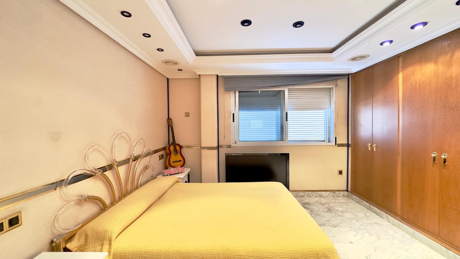 For sale - 2 Bedroom 2 Bathroom Penthouse in Torrevieja - Centro  - Alicante