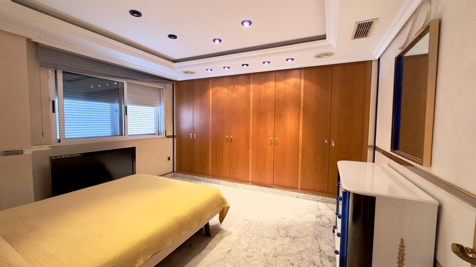 For sale - 2 Bedroom 2 Bathroom Penthouse in Torrevieja - Centro  - Alicante