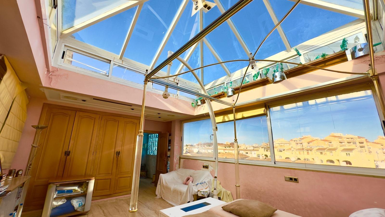 For sale - 2 Bedroom 2 Bathroom Penthouse in Torrevieja - Centro  - Alicante