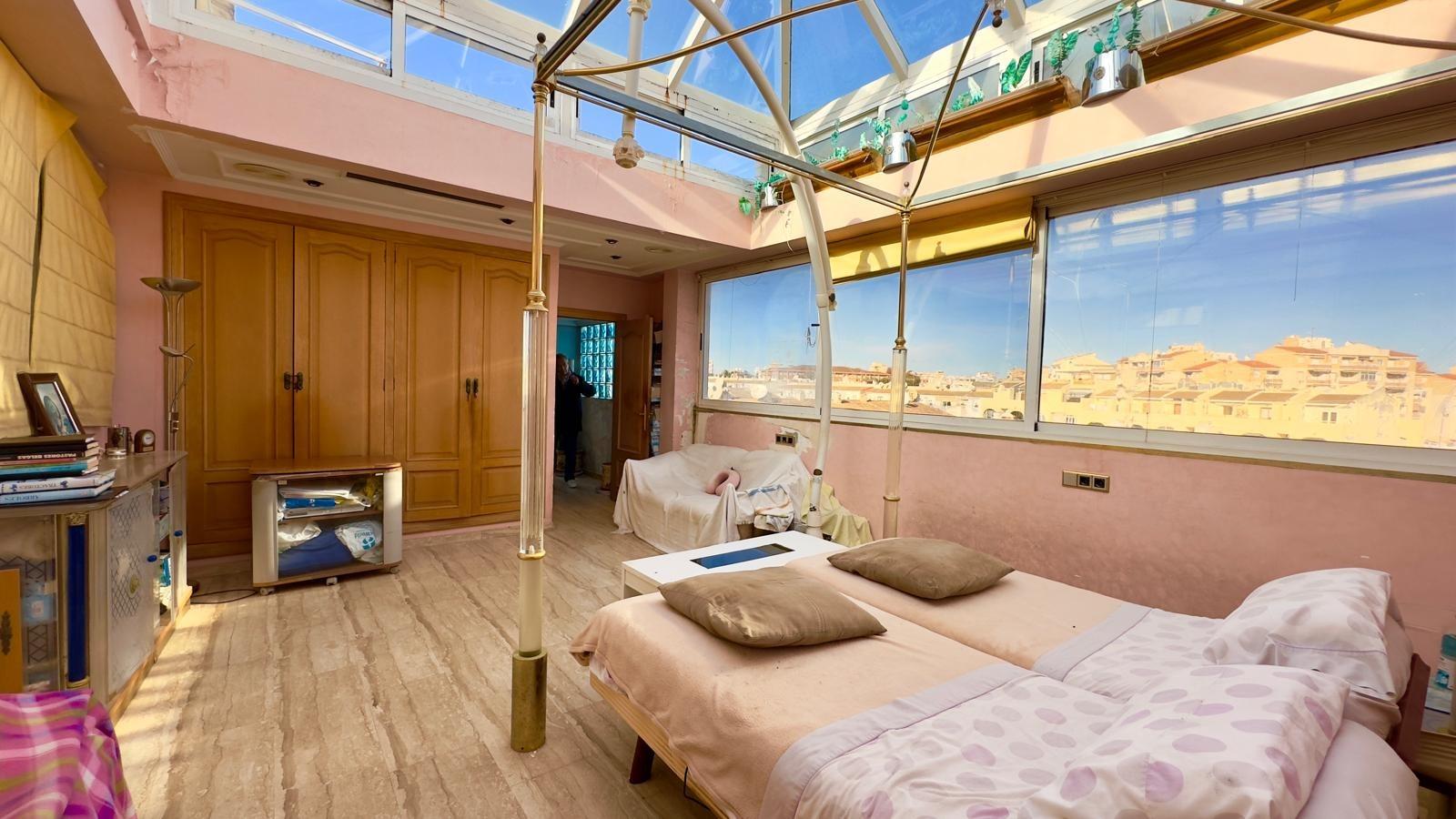 For sale - 2 Bedroom 2 Bathroom Penthouse in Torrevieja - Centro  - Alicante