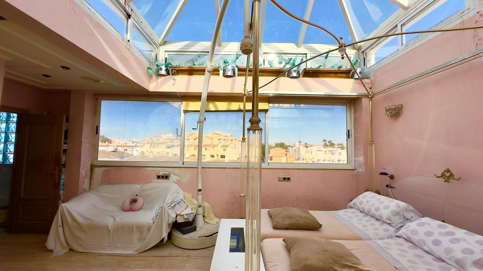 For sale - 2 Bedroom 2 Bathroom Penthouse in Torrevieja - Centro  - Alicante
