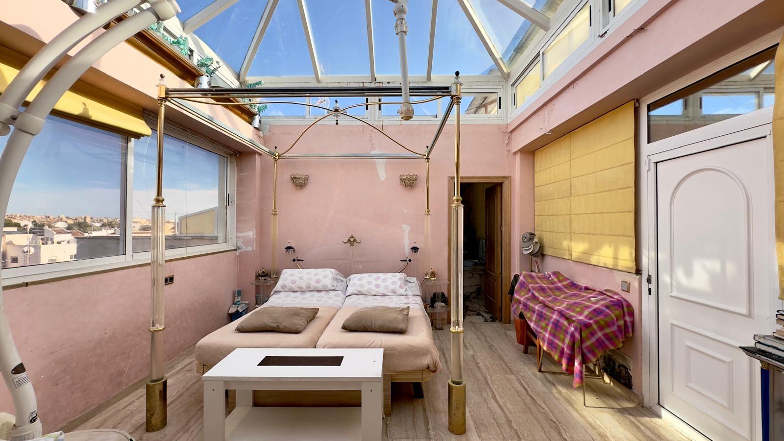 For sale - 2 Bedroom 2 Bathroom Penthouse in Torrevieja - Centro  - Alicante