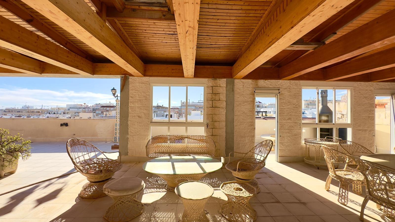 For sale - 2 Bedroom 2 Bathroom Penthouse in Torrevieja - Centro  - Alicante