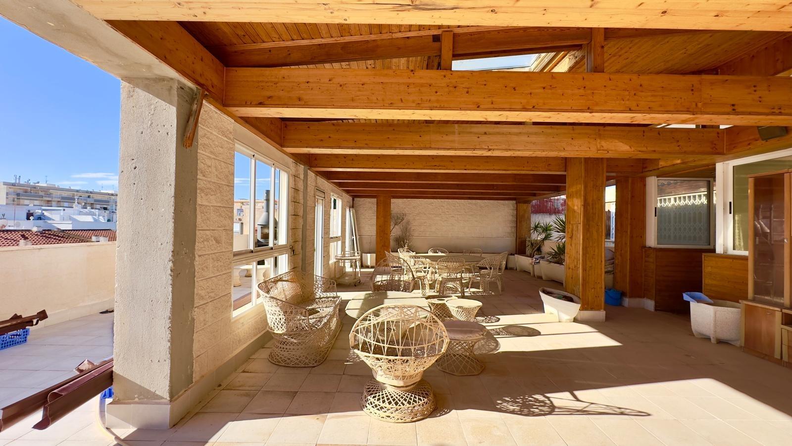For sale - 2 Bedroom 2 Bathroom Penthouse in Torrevieja - Centro  - Alicante