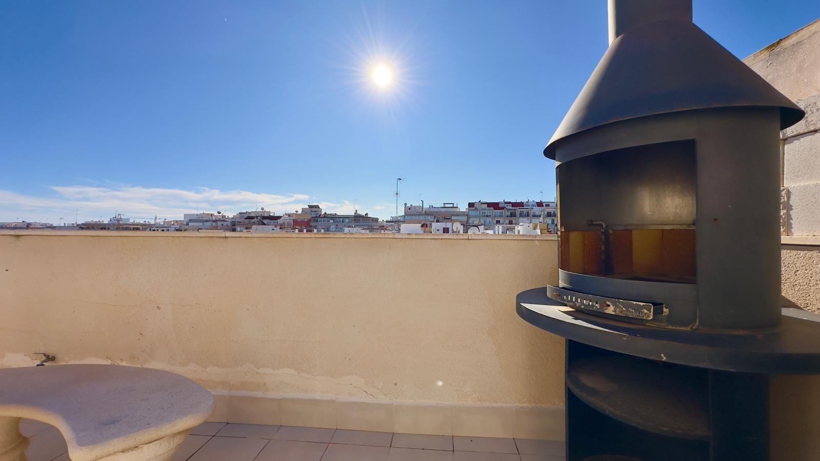For sale - 2 Bedroom 2 Bathroom Penthouse in Torrevieja - Centro  - Alicante