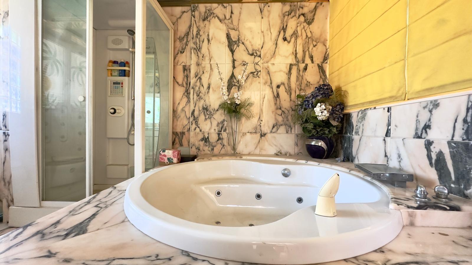 For sale - 2 Bedroom 2 Bathroom Penthouse in Torrevieja - Centro  - Alicante