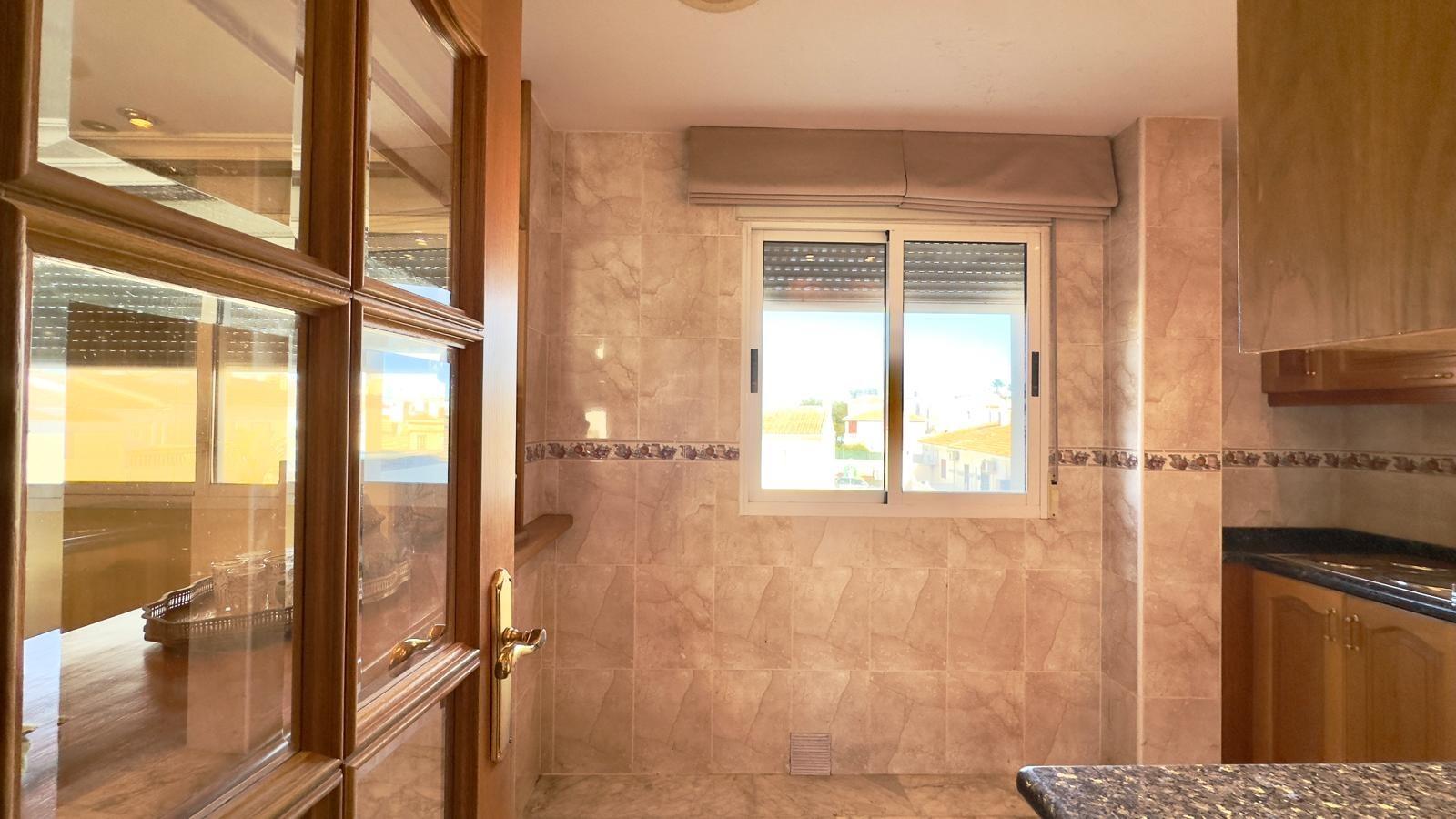 For sale - 2 Bedroom 2 Bathroom Penthouse in Torrevieja - Centro  - Alicante