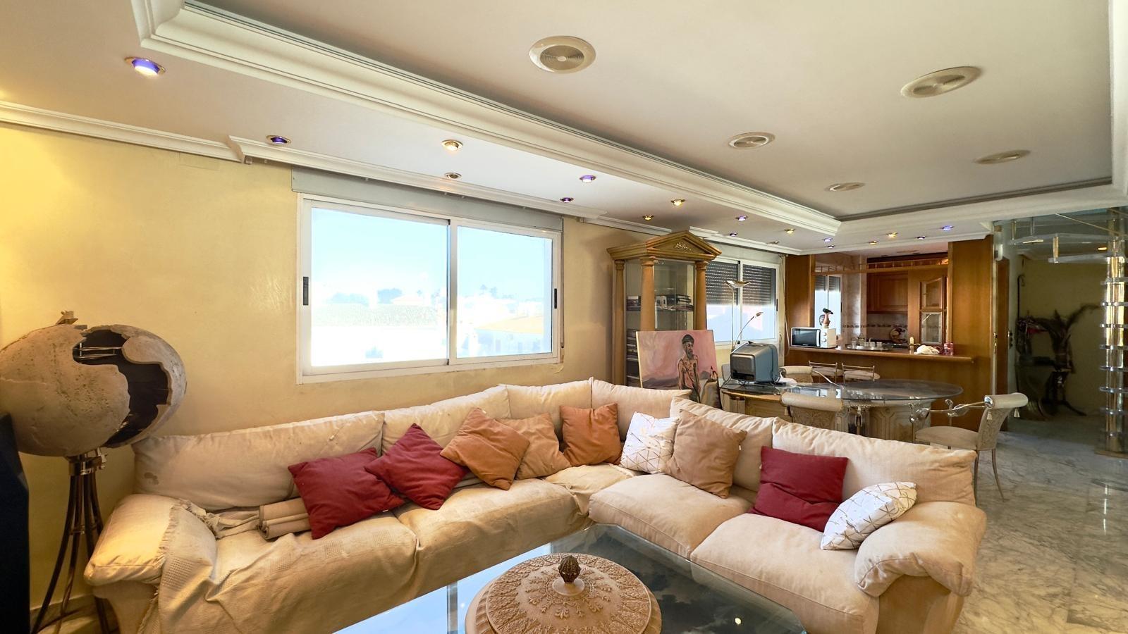 For sale - 2 Bedroom 2 Bathroom Penthouse in Torrevieja - Centro  - Alicante