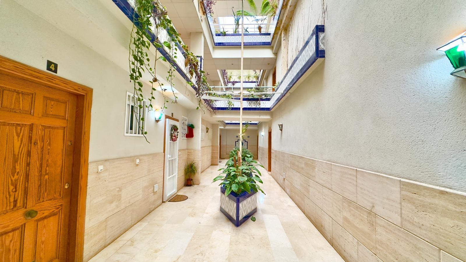For sale - 2 Bedroom 2 Bathroom Penthouse in Torrevieja - Centro  - Alicante