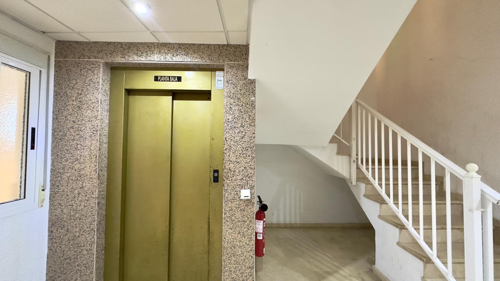 For sale - 2 Bedroom 2 Bathroom Penthouse in Torrevieja - Centro  - Alicante