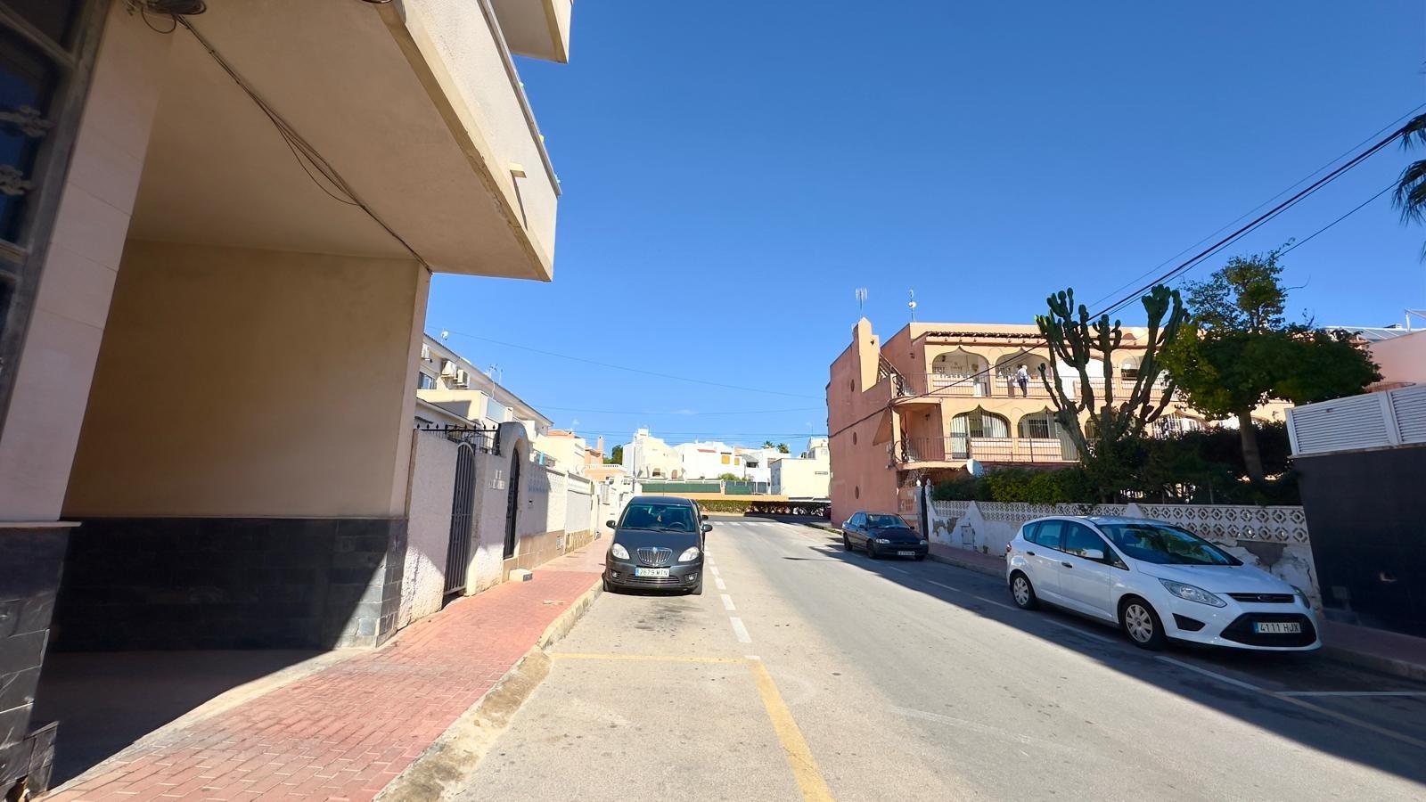 For sale - 2 Bedroom 2 Bathroom Penthouse in Torrevieja - Centro  - Alicante