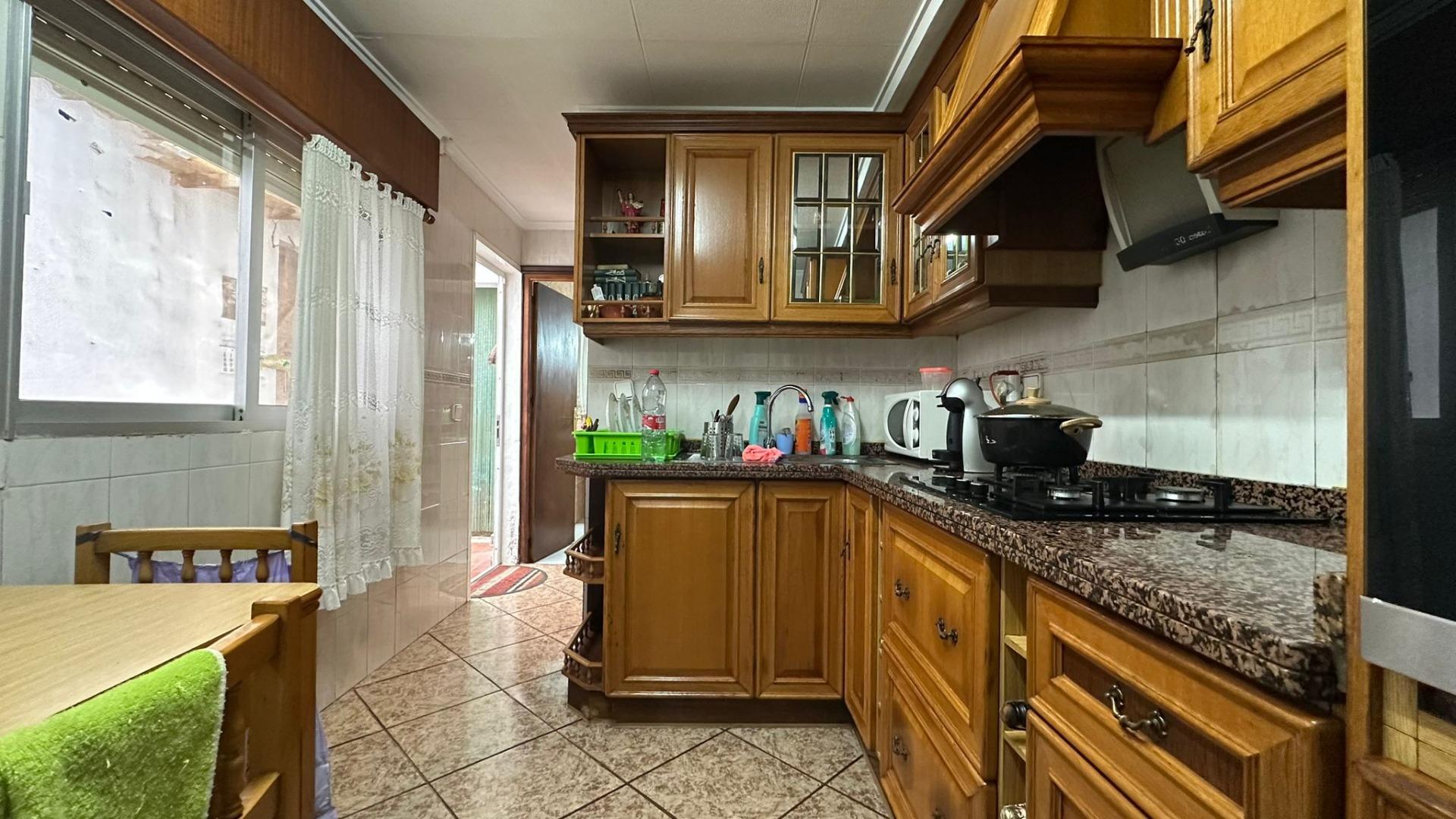 For sale - 4 Bedroom 1 Bathroom Apartment in Torrevieja - Estacion De Autobuses  - Alicante