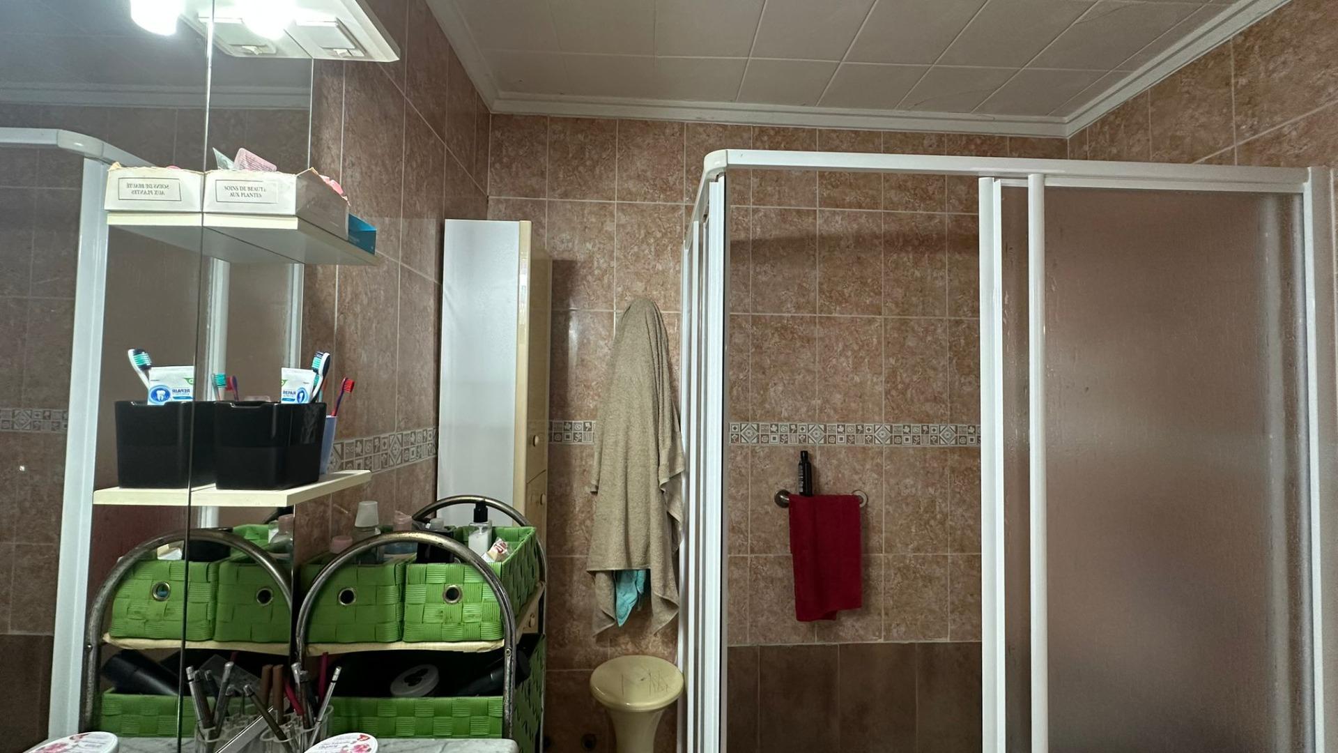 For sale - 4 Bedroom 1 Bathroom Apartment in Torrevieja - Estacion De Autobuses  - Alicante