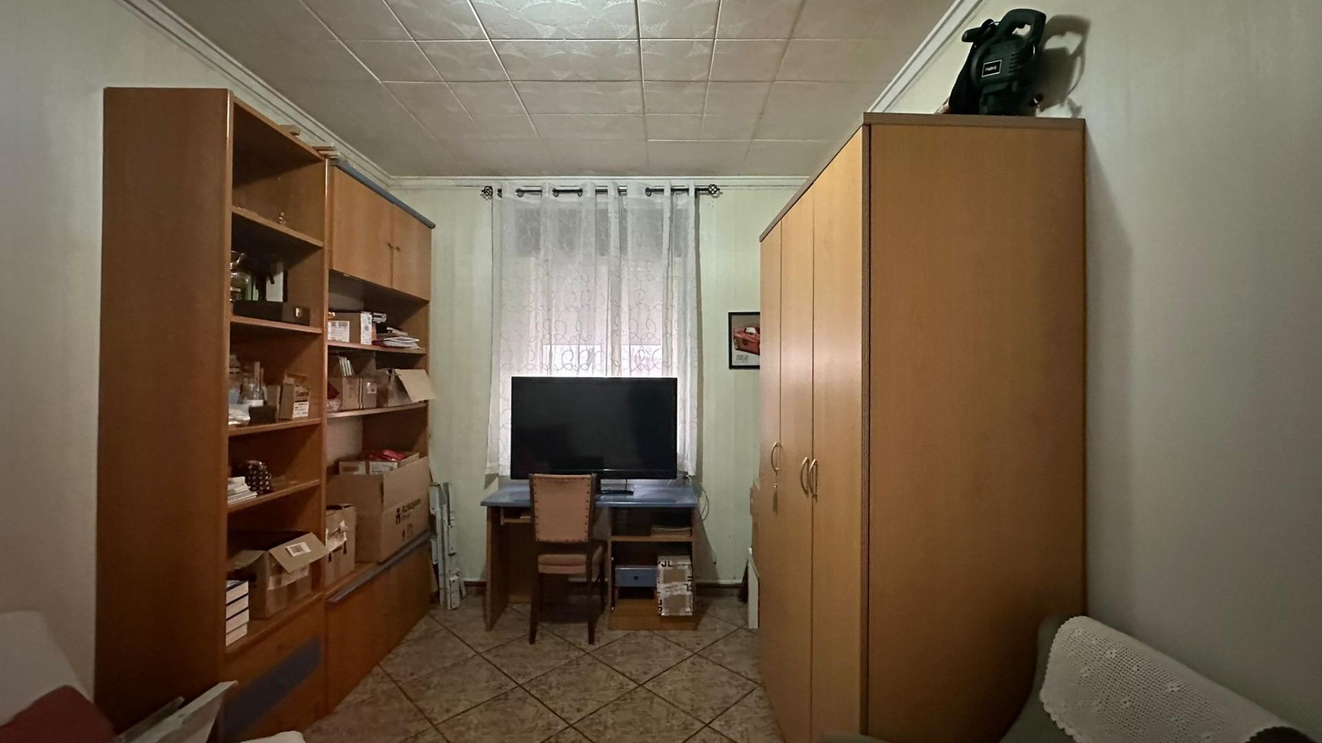 For sale - 4 Bedroom 1 Bathroom Apartment in Torrevieja - Estacion De Autobuses  - Alicante