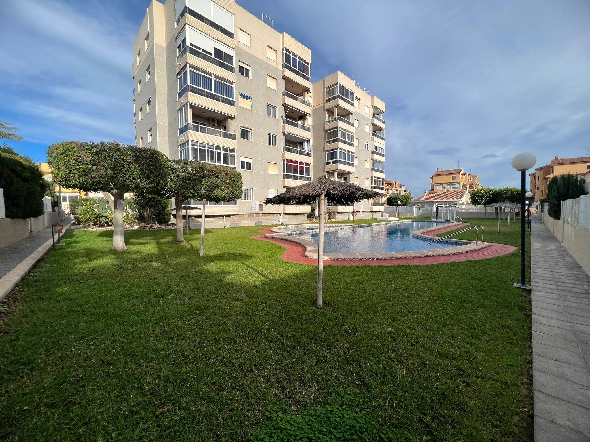 For sale - 2 Bedroom 1 Bathroom Apartment in Torrevieja - aguas nuevas  - Alicante