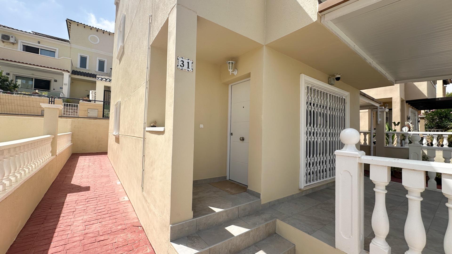 For sale - 3 Bedroom 2 Bathroom Town House in San Miguel de Salinas - El Galán  - Alicante