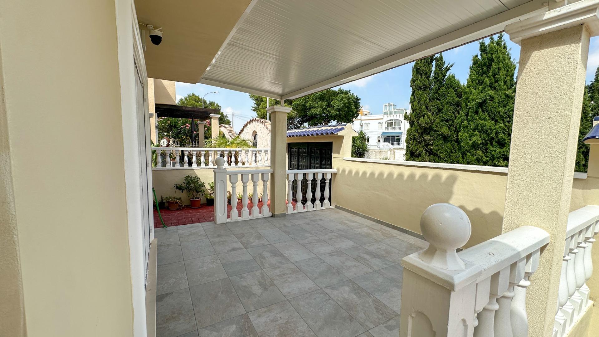 For sale - 3 Bedroom 2 Bathroom Town House in San Miguel de Salinas - El Galán  - Alicante