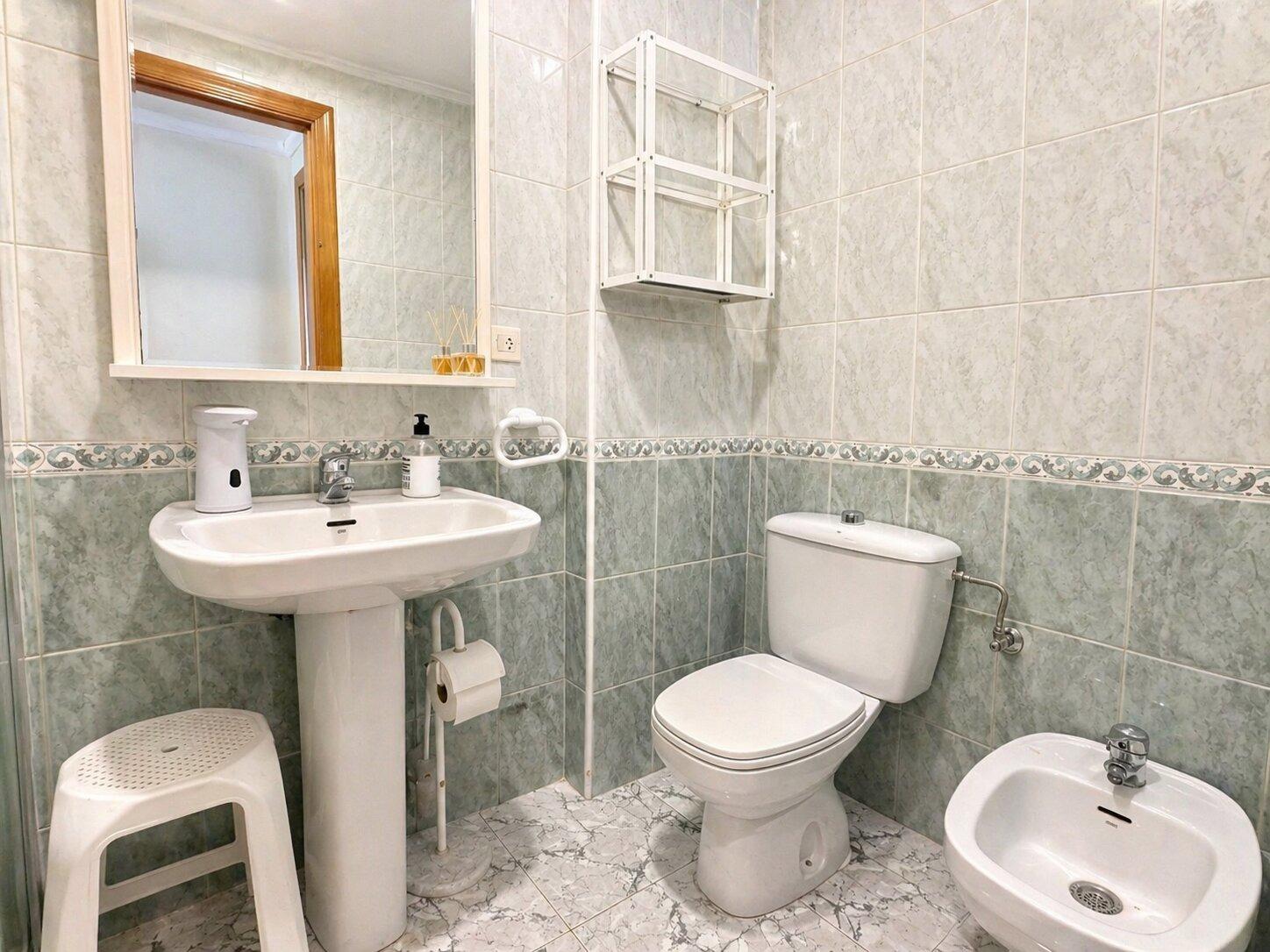 For sale - 2 Bedroom 1 Bathroom Apartment in Torrevieja - Habaneras  - Alicante