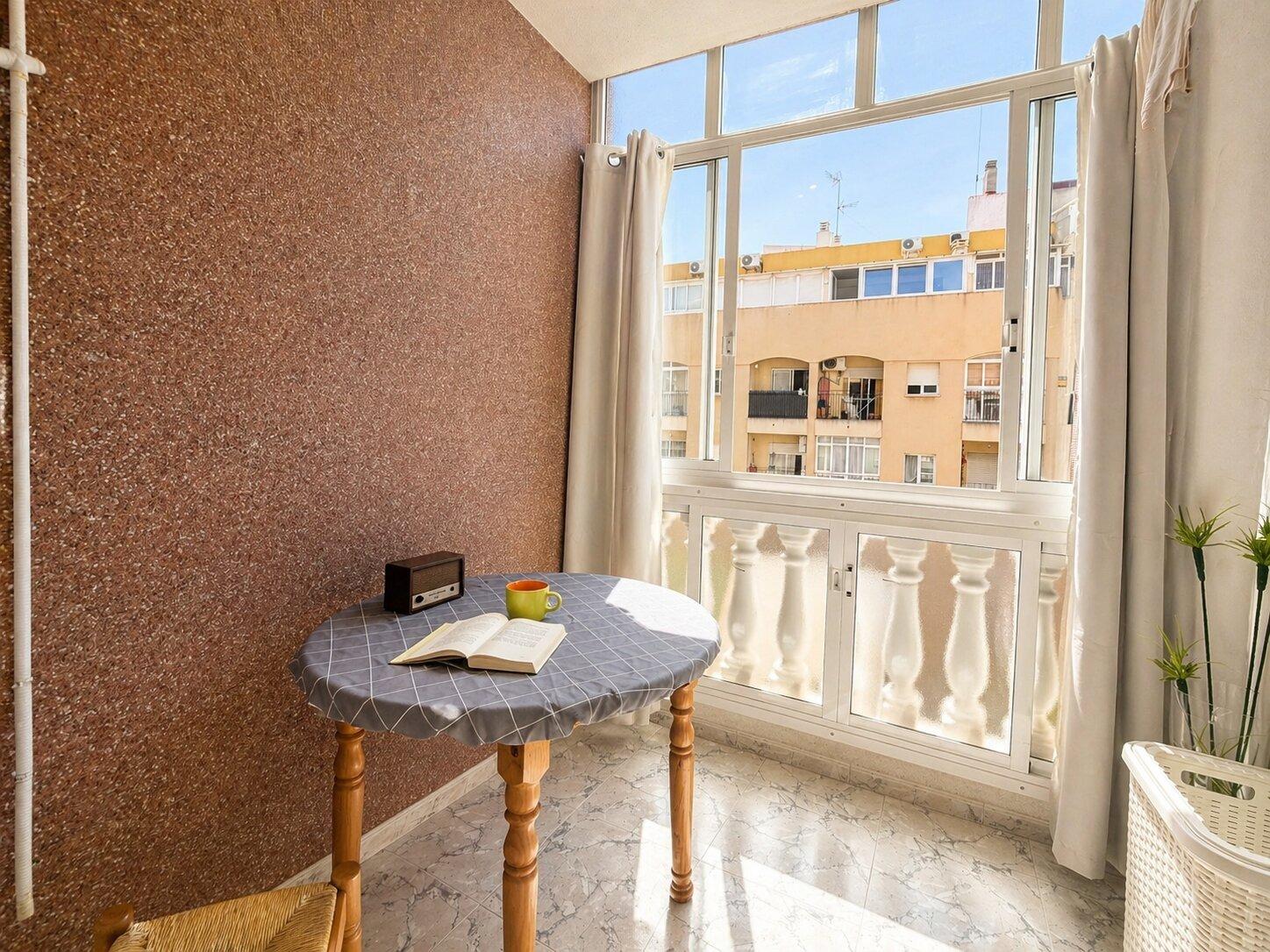 For sale - 2 Bedroom 1 Bathroom Apartment in Torrevieja - Habaneras  - Alicante
