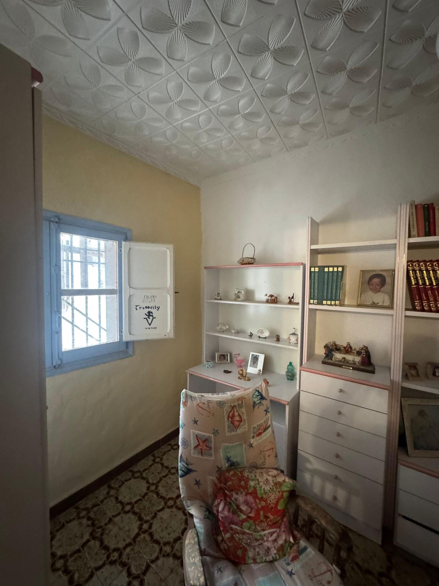 For sale - 8 Bedroom 3 Bathroom Town House in Orihuela - Orihuela Ciudad  - Alicante