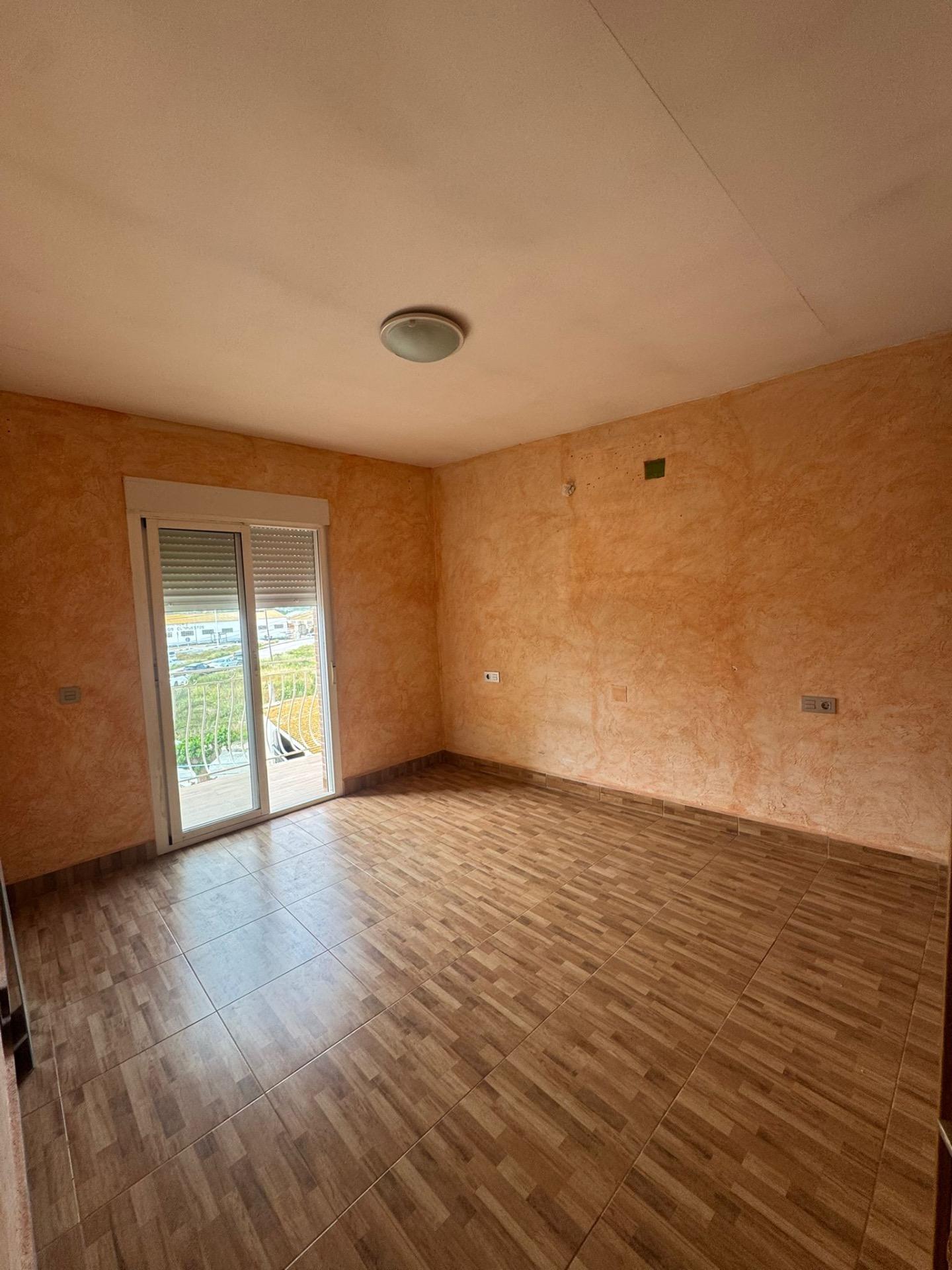 For sale - 8 Bedroom 3 Bathroom Town House in Orihuela - Orihuela Ciudad  - Alicante