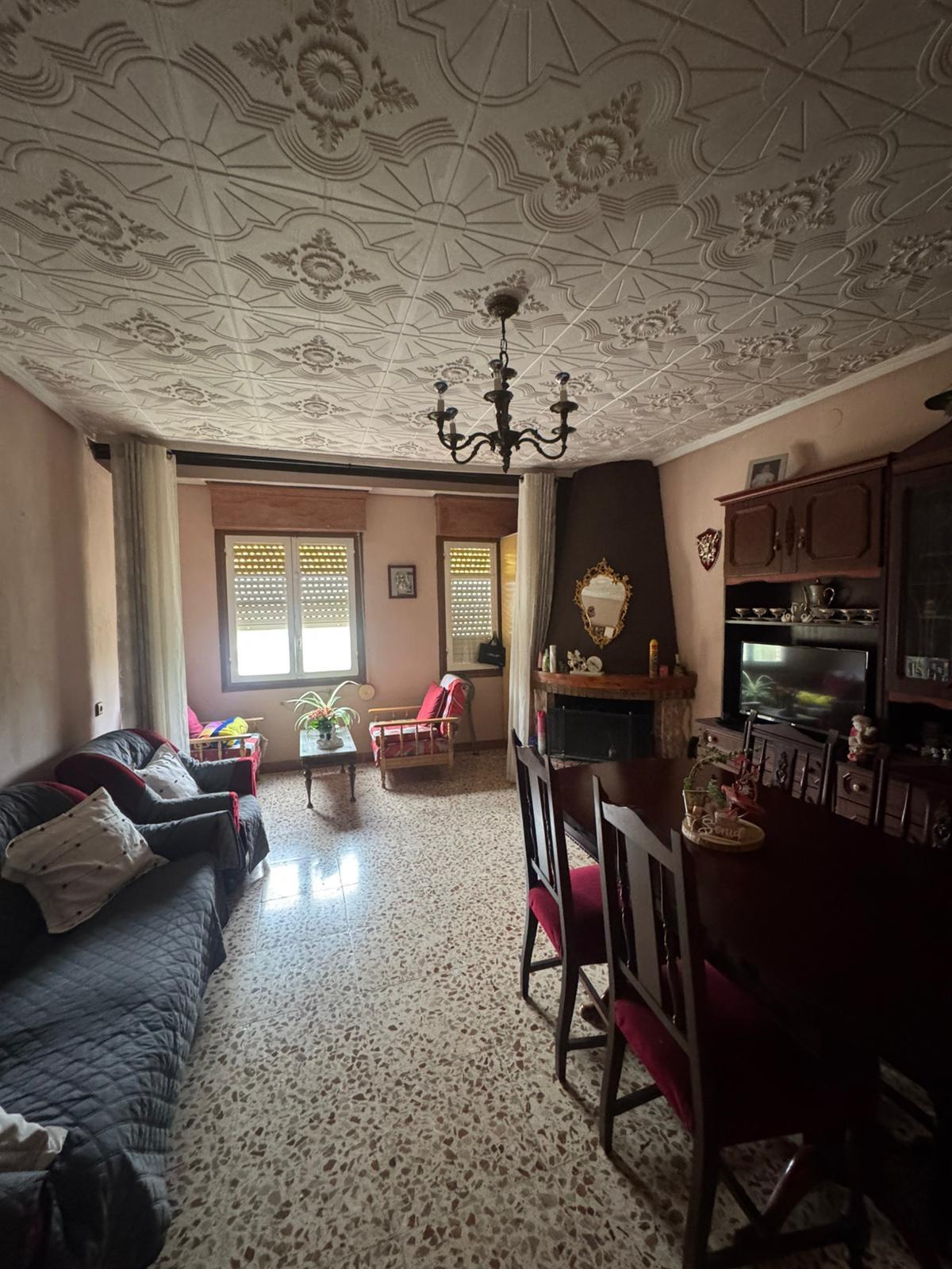 For sale - 8 Bedroom 3 Bathroom Town House in Orihuela - Orihuela Ciudad  - Alicante