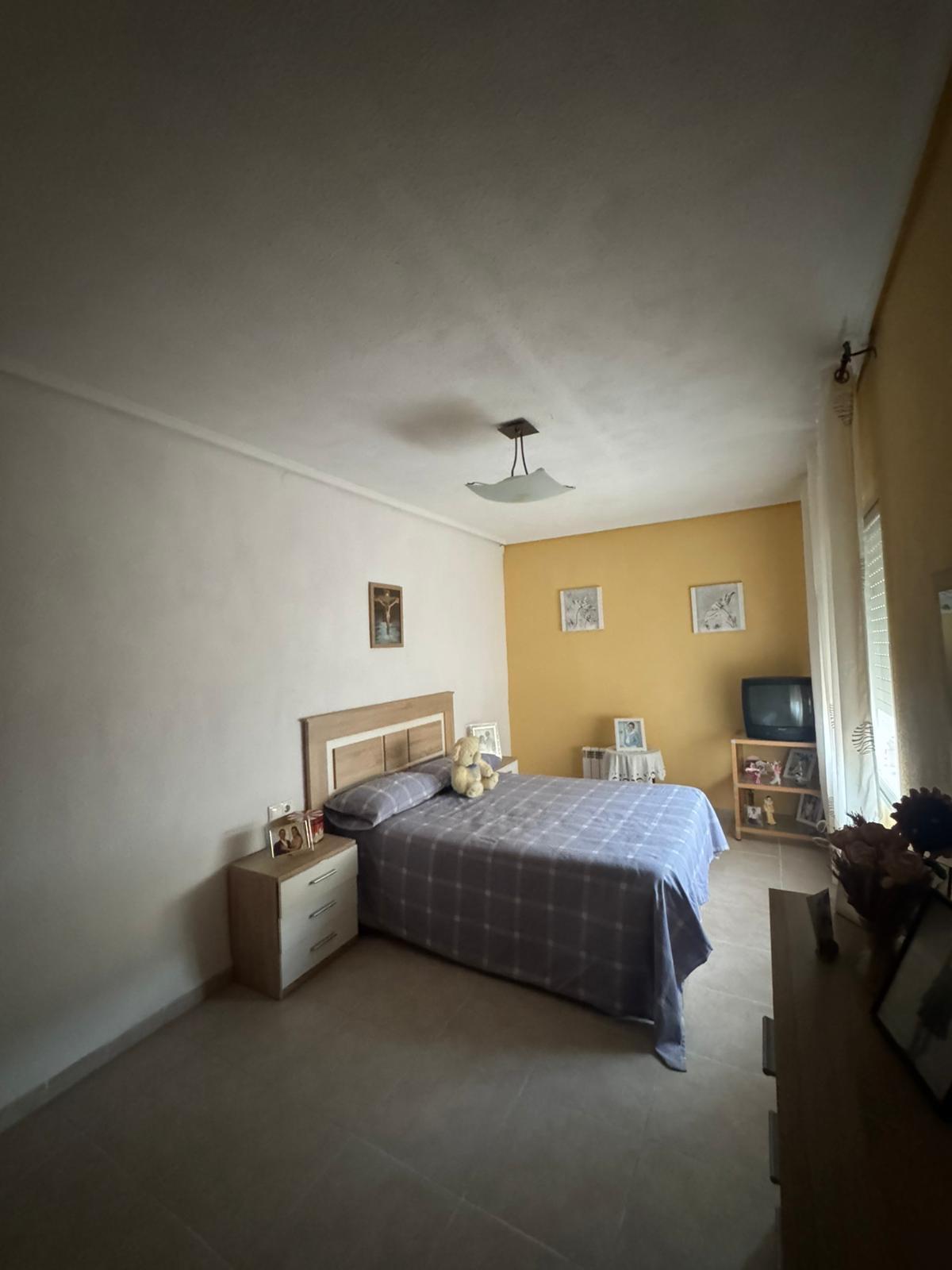 For sale - 8 Bedroom 3 Bathroom Town House in Orihuela - Orihuela Ciudad  - Alicante