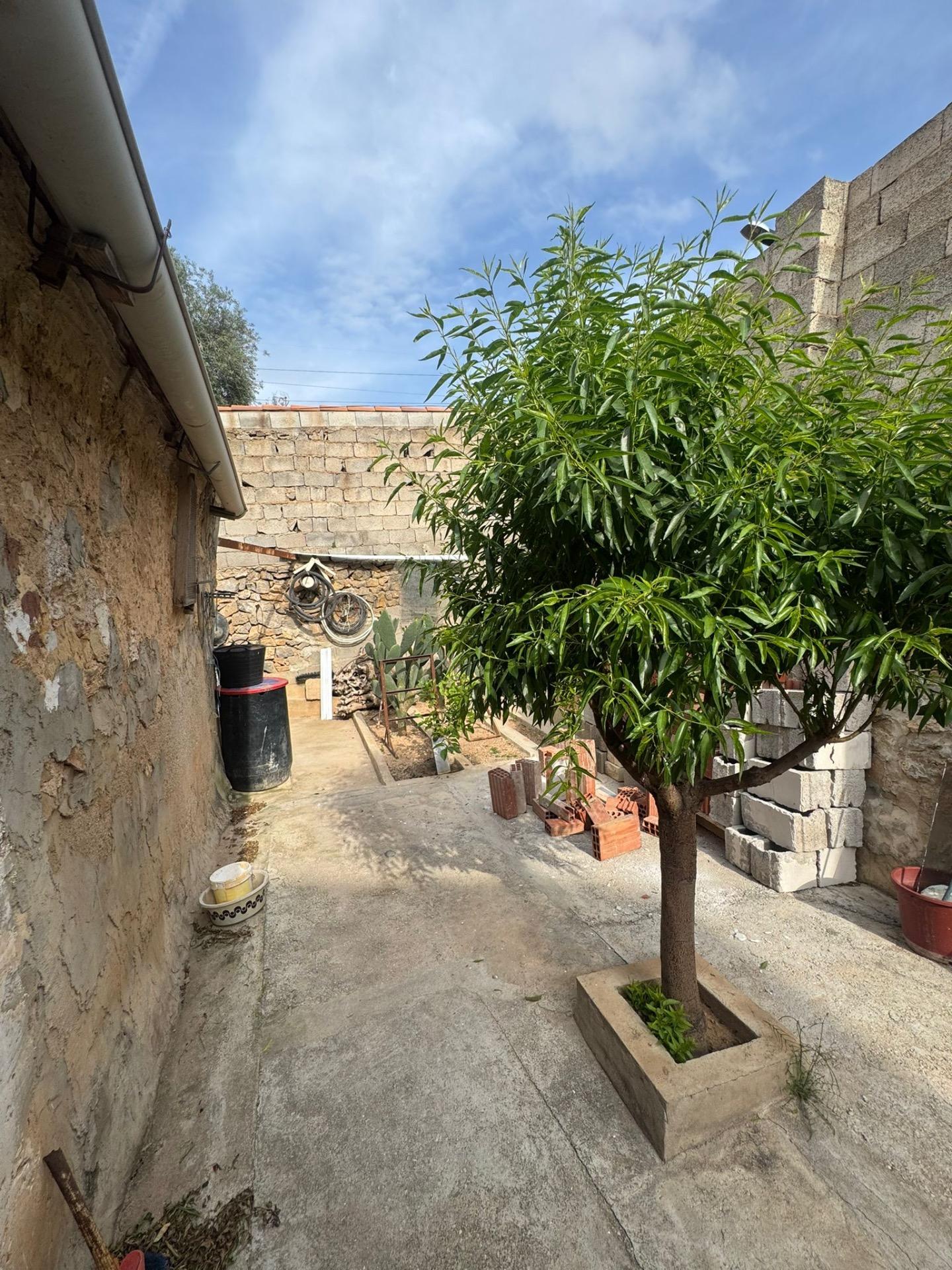 For sale - 8 Bedroom 3 Bathroom Town House in Orihuela - Orihuela Ciudad  - Alicante