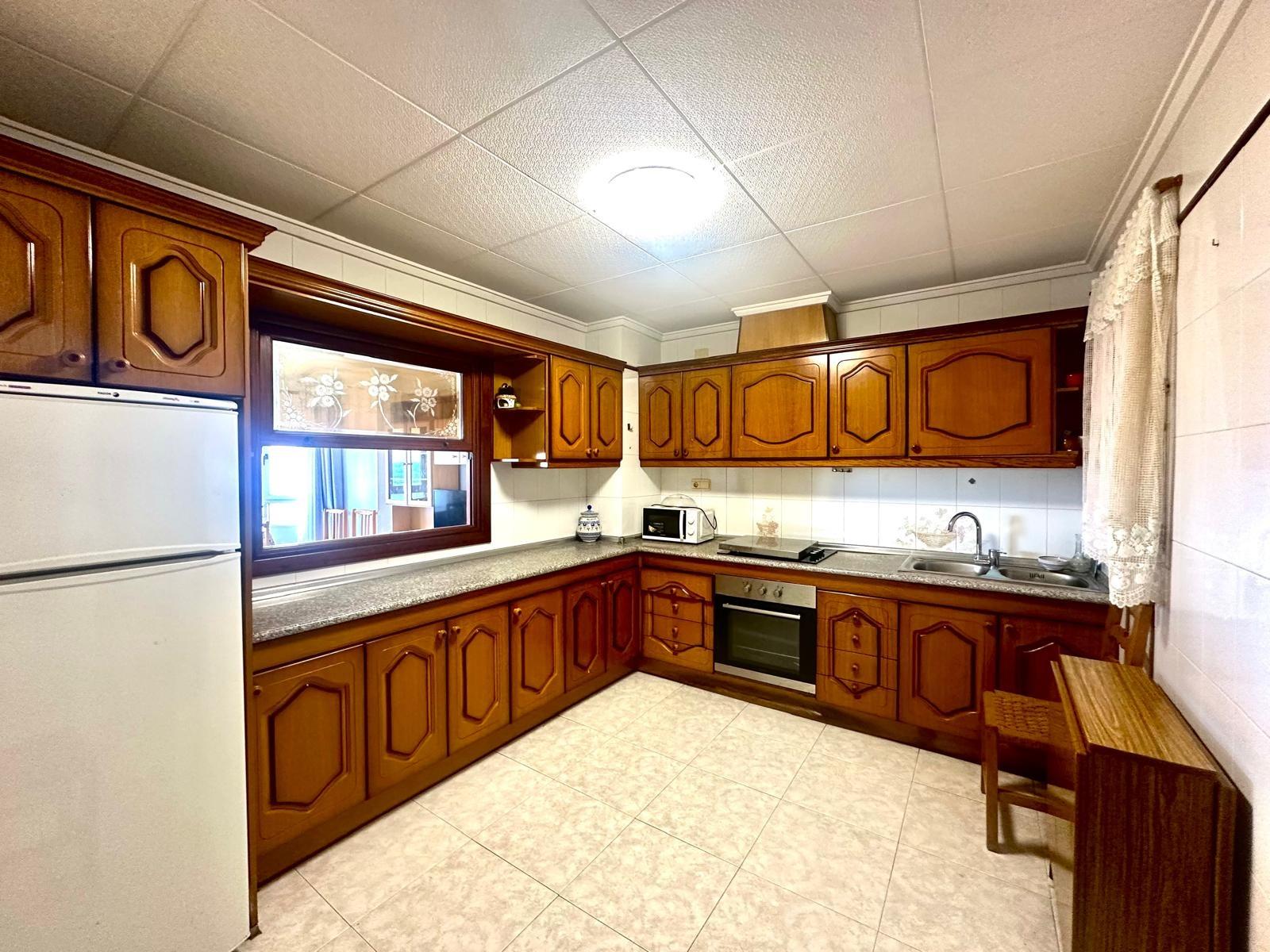 For sale - 3 Bedroom 2 Bathroom Apartment in Torrevieja - Centro  - Alicante
