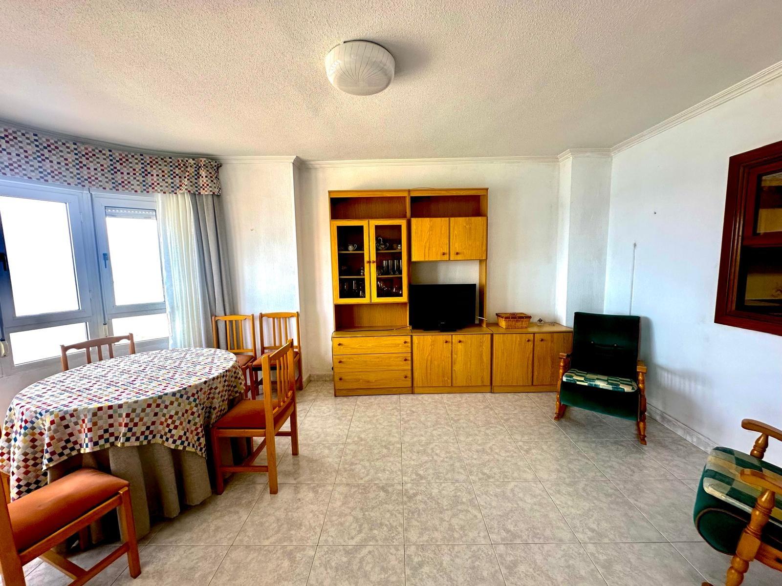 For sale - 3 Bedroom 2 Bathroom Apartment in Torrevieja - Centro  - Alicante