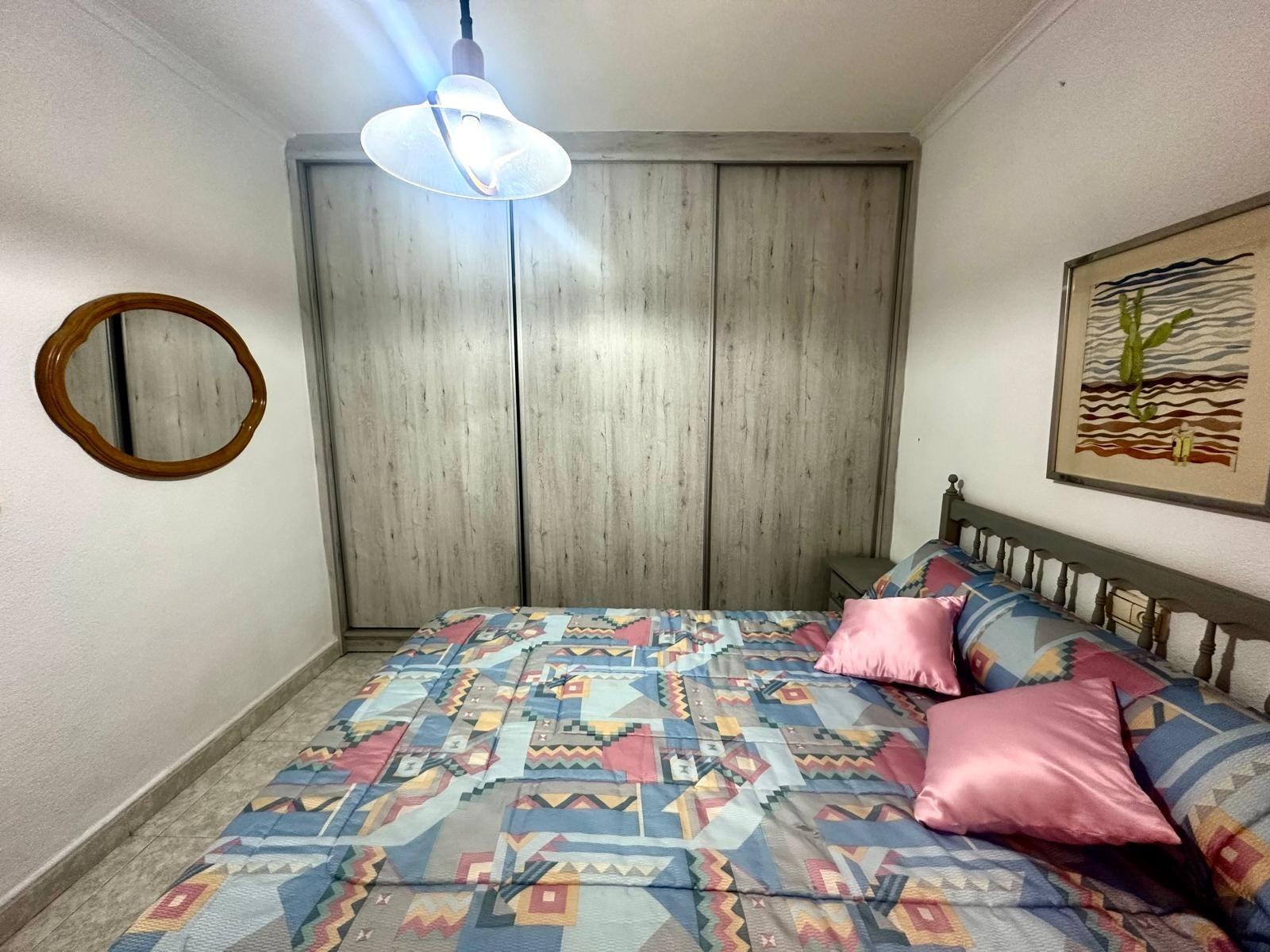 For sale - 3 Bedroom 2 Bathroom Apartment in Torrevieja - Centro  - Alicante
