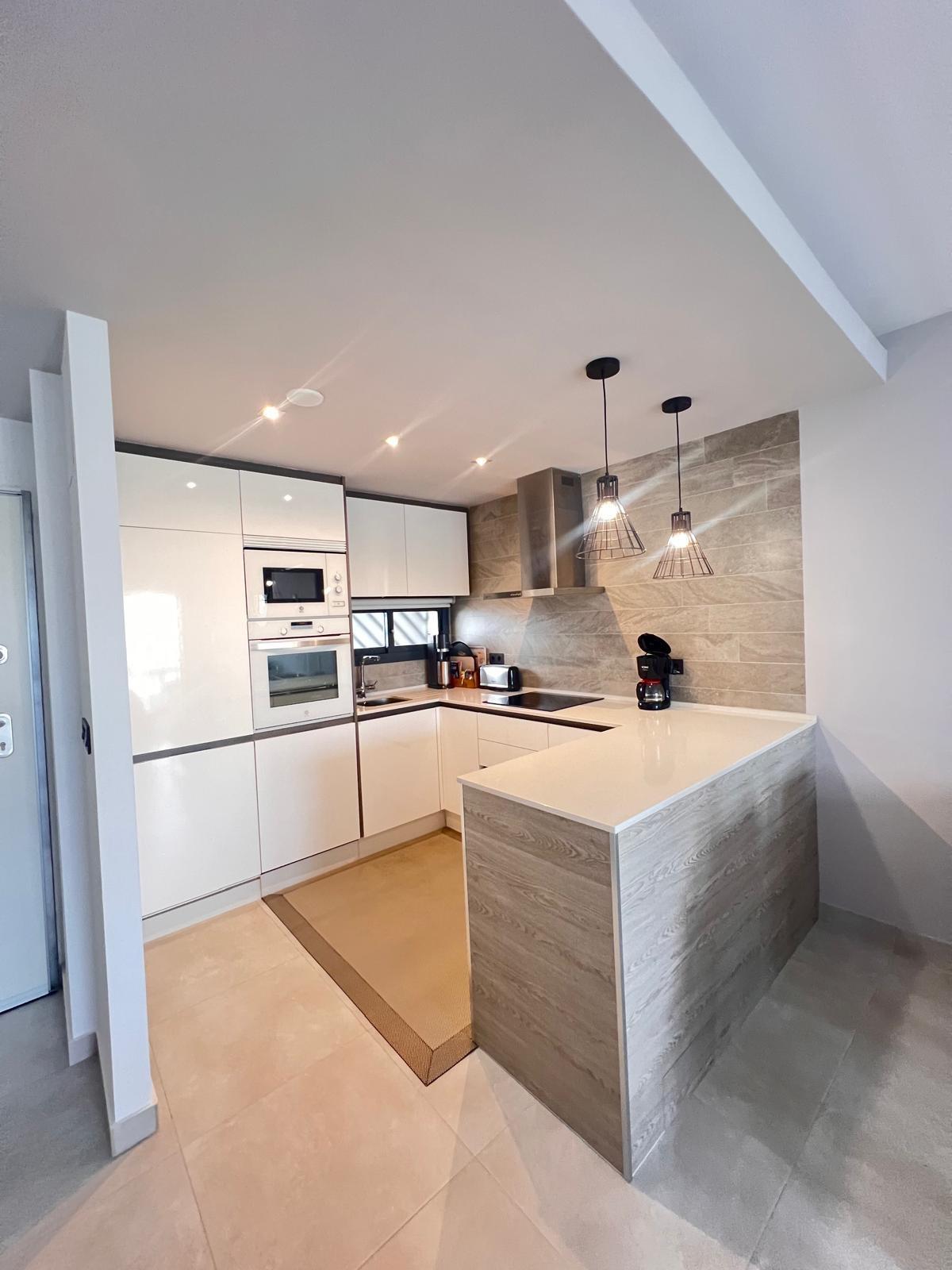 For sale - 2 Bedroom 2 Bathroom Penthouse in Guardamar del Segura - El Raso  - Alicante