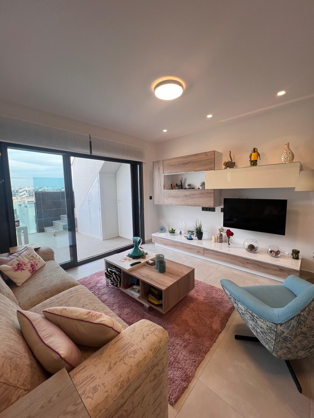 For sale - 2 Bedroom 2 Bathroom Penthouse in Guardamar del Segura - El Raso  - Alicante
