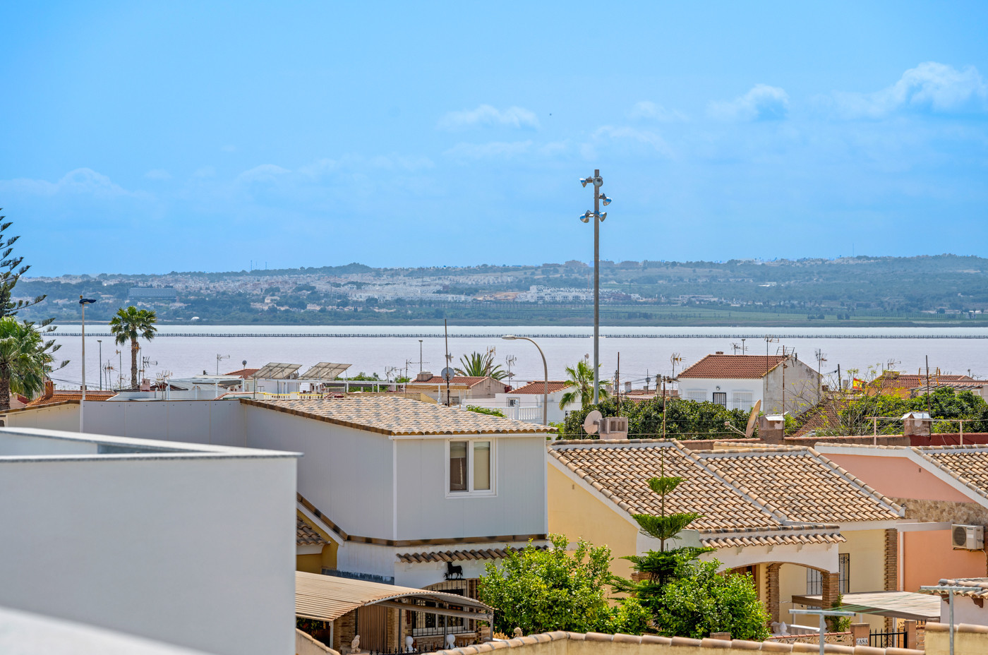 For sale - 3 Bedroom 3 Bathroom Villa in Torrevieja - Costa Blanca  - Alicante