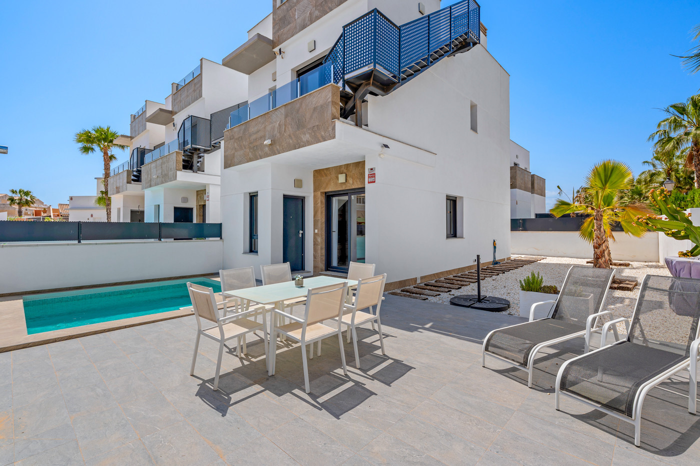 For sale - 3 Bedroom 3 Bathroom Villa in Torrevieja - Costa Blanca  - Alicante