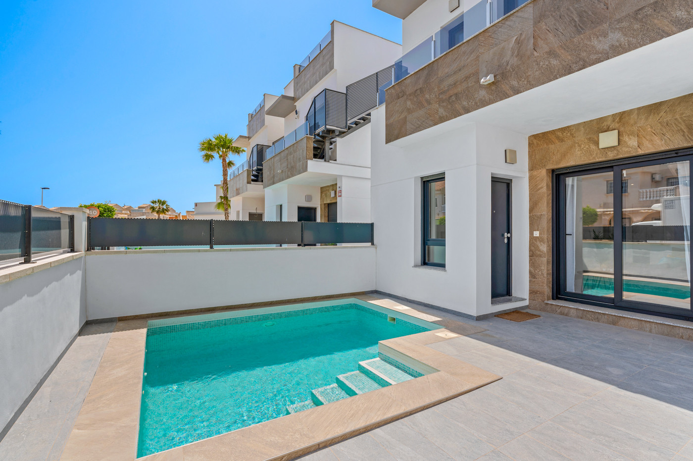 For sale - 3 Bedroom 3 Bathroom Villa in Torrevieja - Costa Blanca  - Alicante