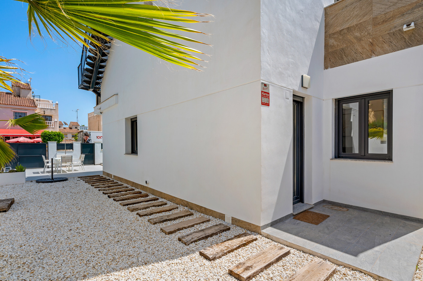 For sale - 3 Bedroom 3 Bathroom Villa in Torrevieja - Costa Blanca  - Alicante