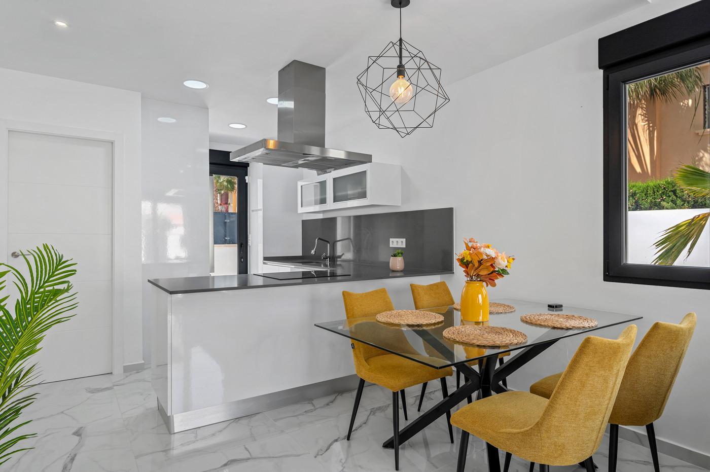 For sale - 3 Bedroom 3 Bathroom Villa in Torrevieja - Costa Blanca  - Alicante