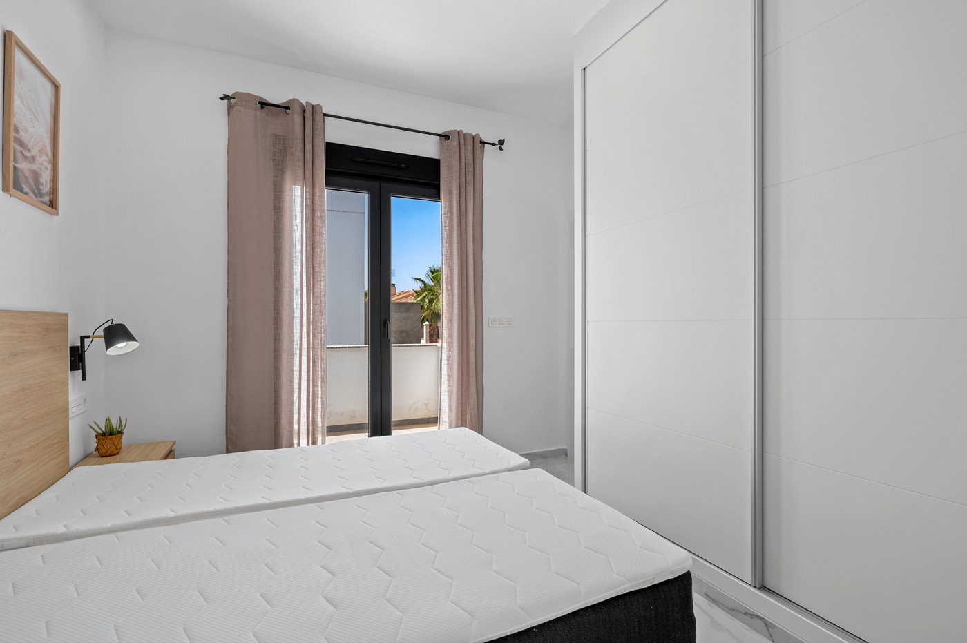 For sale - 3 Bedroom 3 Bathroom Villa in Torrevieja - Costa Blanca  - Alicante