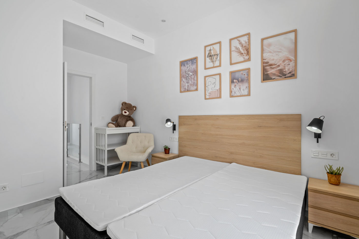 For sale - 3 Bedroom 3 Bathroom Villa in Torrevieja - Costa Blanca  - Alicante