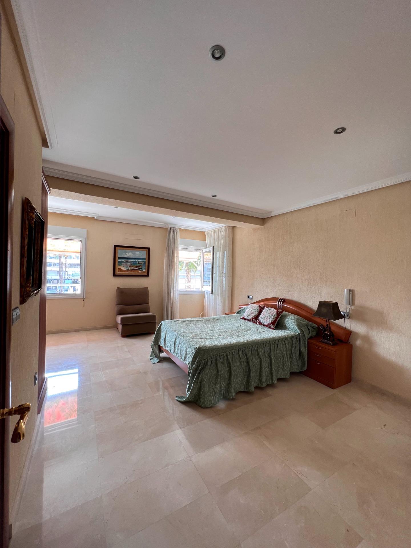 For sale - 2 Bedroom 3 Bathroom Duplex in Torrevieja - Torrevieja  - Alicante