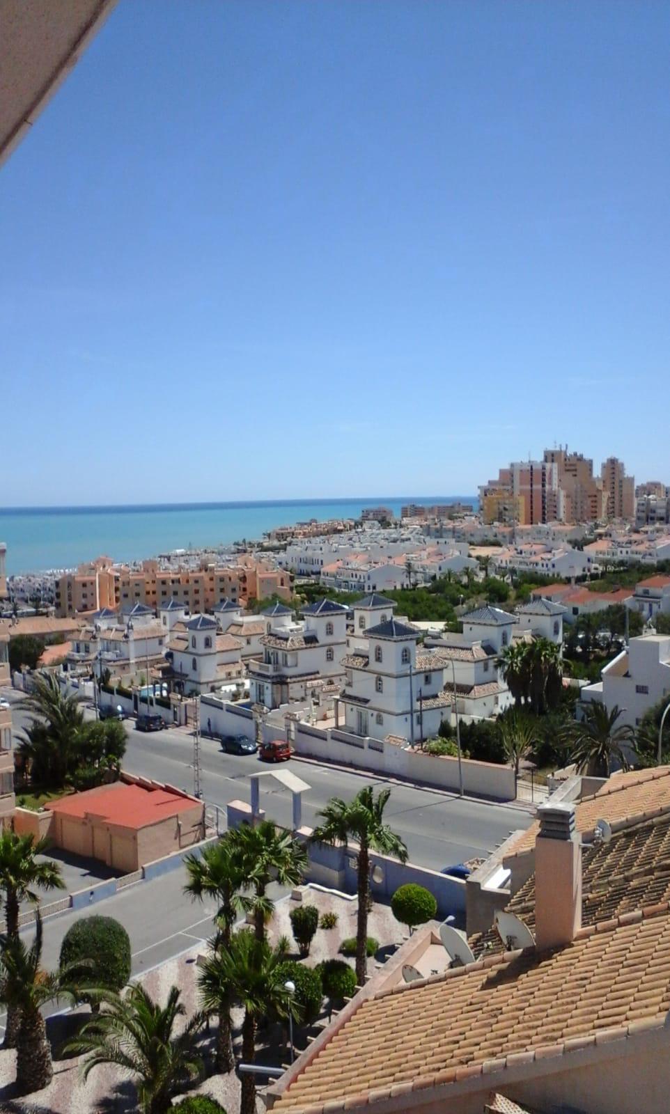 For sale - 2 Bedroom 1 Bathroom Penthouse in Torrevieja - Torreblanca  - Alicante